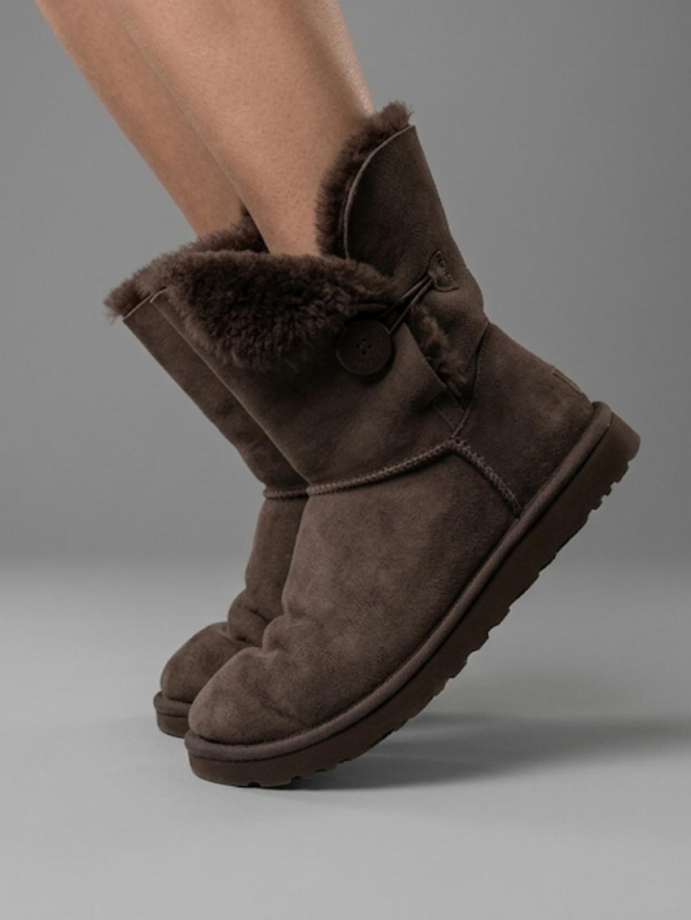 UGG Australia Bailey Button Boots Women’s Brown Sheepskin Winter 5803! Size 9